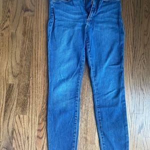 Joes Jeans “The Charlie” skinny jeans sz 28